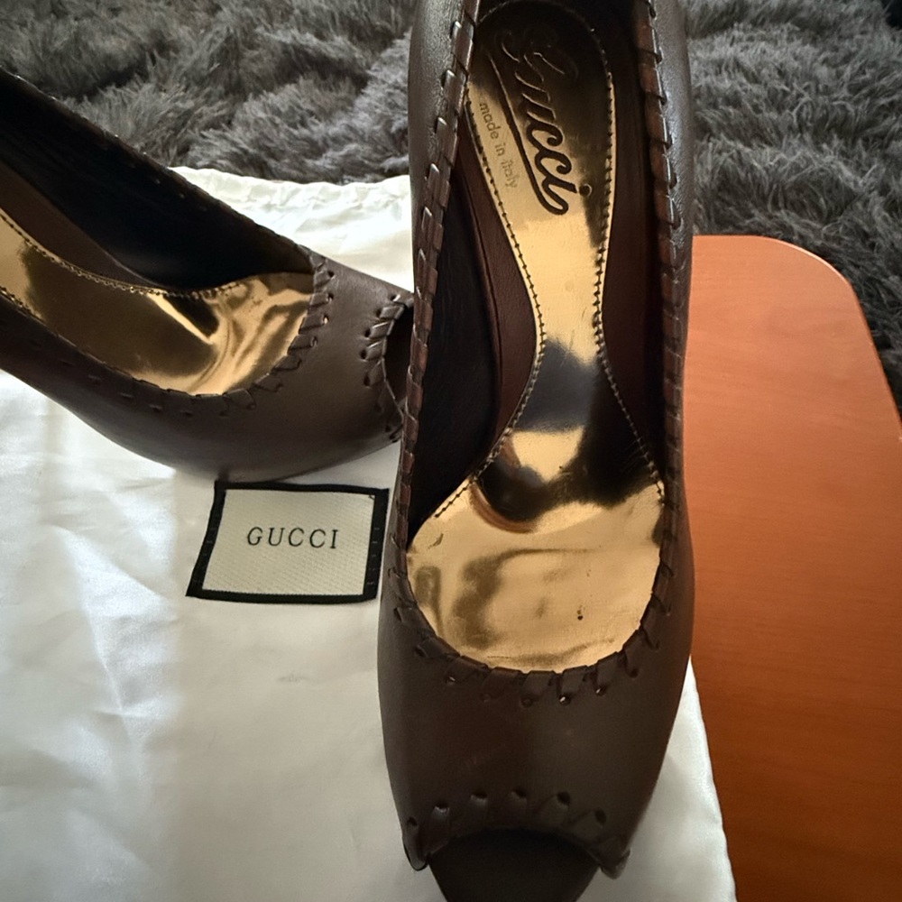 GUCCI | Authentic Brown Leather Peep Toe Heels Sz 37